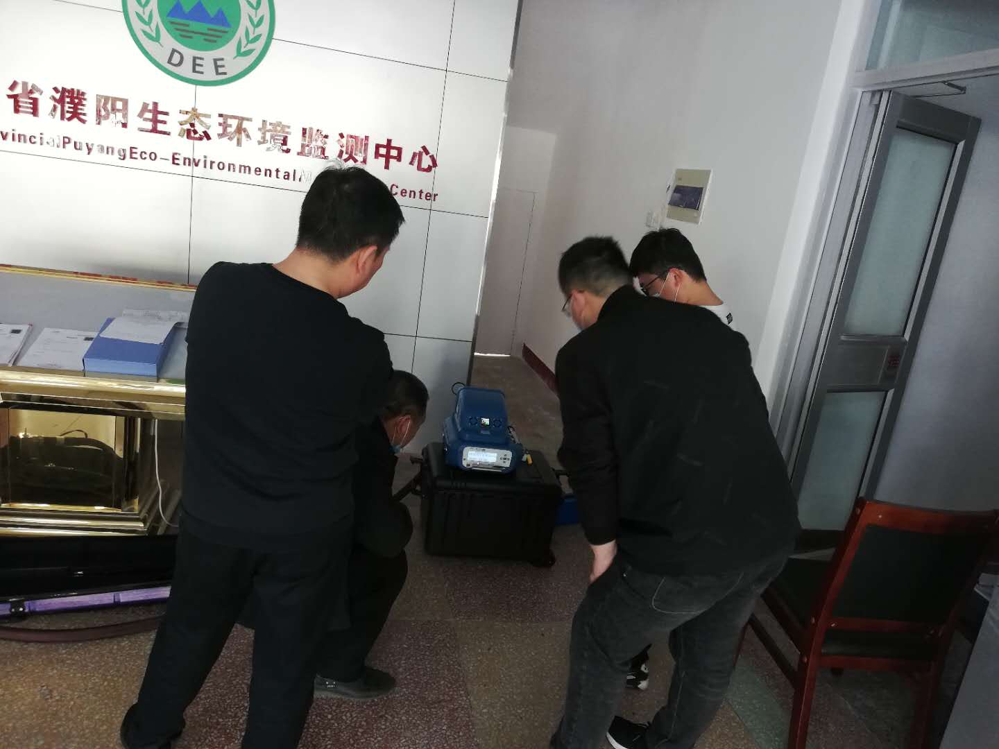 濮陽市監測站國產便攜式非甲烷總烴分析儀順利交貨